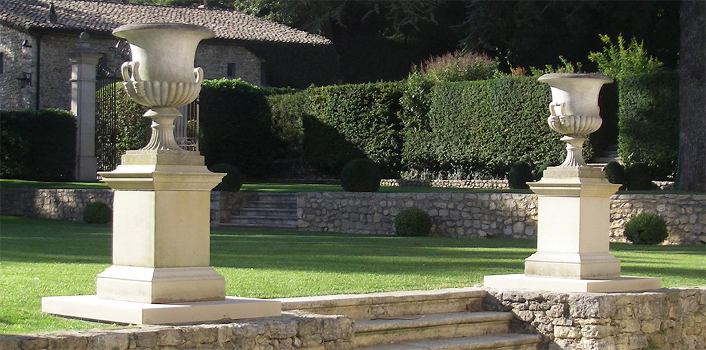 pilastre-decoratif-pierre_